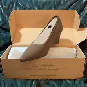 Vivaia Aria Wedge Pro BNIB